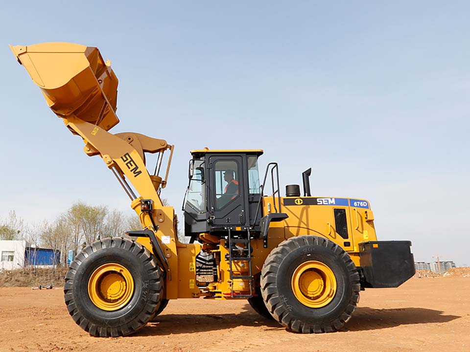 SEM676D front end wheel loader